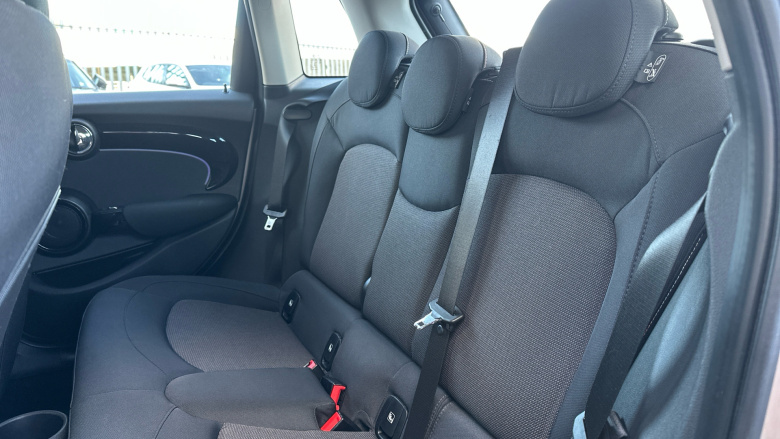 MINI Hatchback 1.5 Cooper Classic 5dr Auto Petrol Hatchback